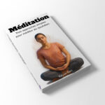 Livre méditation débutant posé à plat avec une femme méditant en couverture